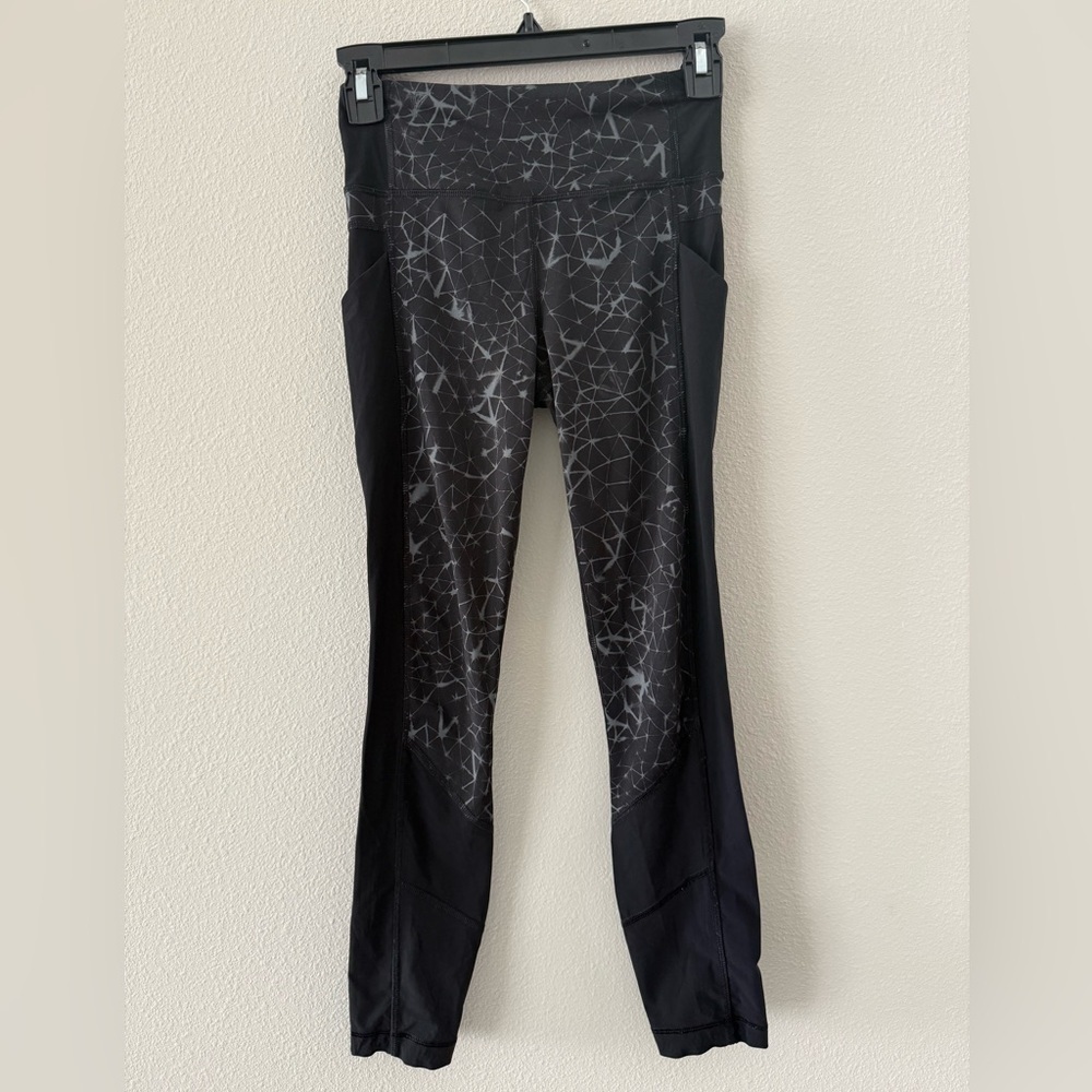 Lululemon Trail Bound Tight Full-On Luxtreme Size 2 star crushed black - Picture 7 of 9